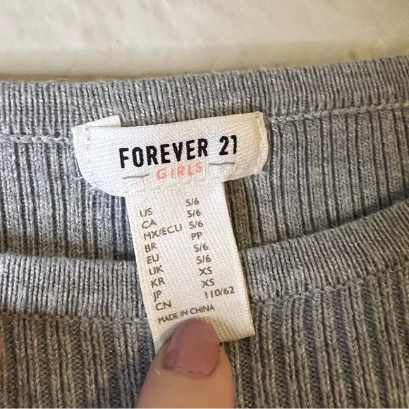 Forever 21 Girls gray Ribbed crop long sleeve top 5/6 - Picture 3 of 3
